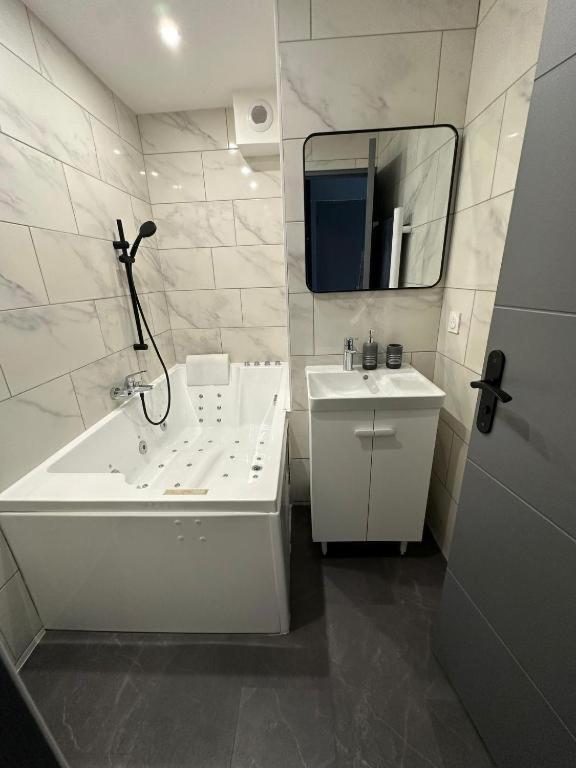 Studio Jaccuzzi A 2 Min Davignon Les Angles  Esterno foto